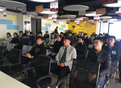 紅青團創(chuàng)始人劉文軍赴西安頤高電商園交流分享會 探索電子商務信息咨詢新路徑